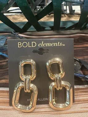 BOLD elements Shiny Gold Linked Drop Earrings